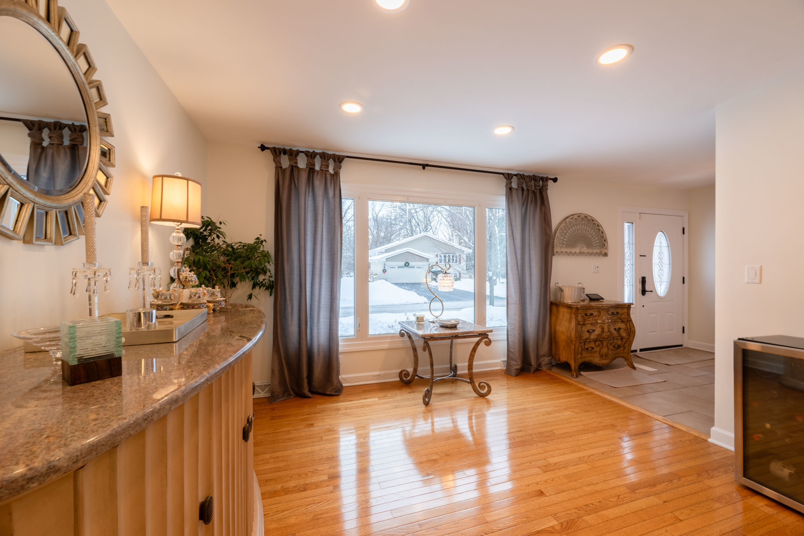 329 Montclare Lane, Wood Dale, IL 60191