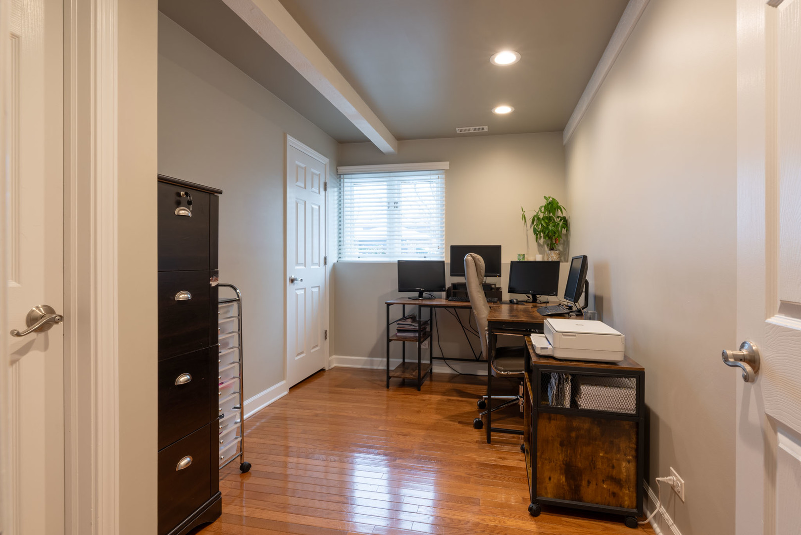 329 Montclare Lane, Wood Dale, IL 60191