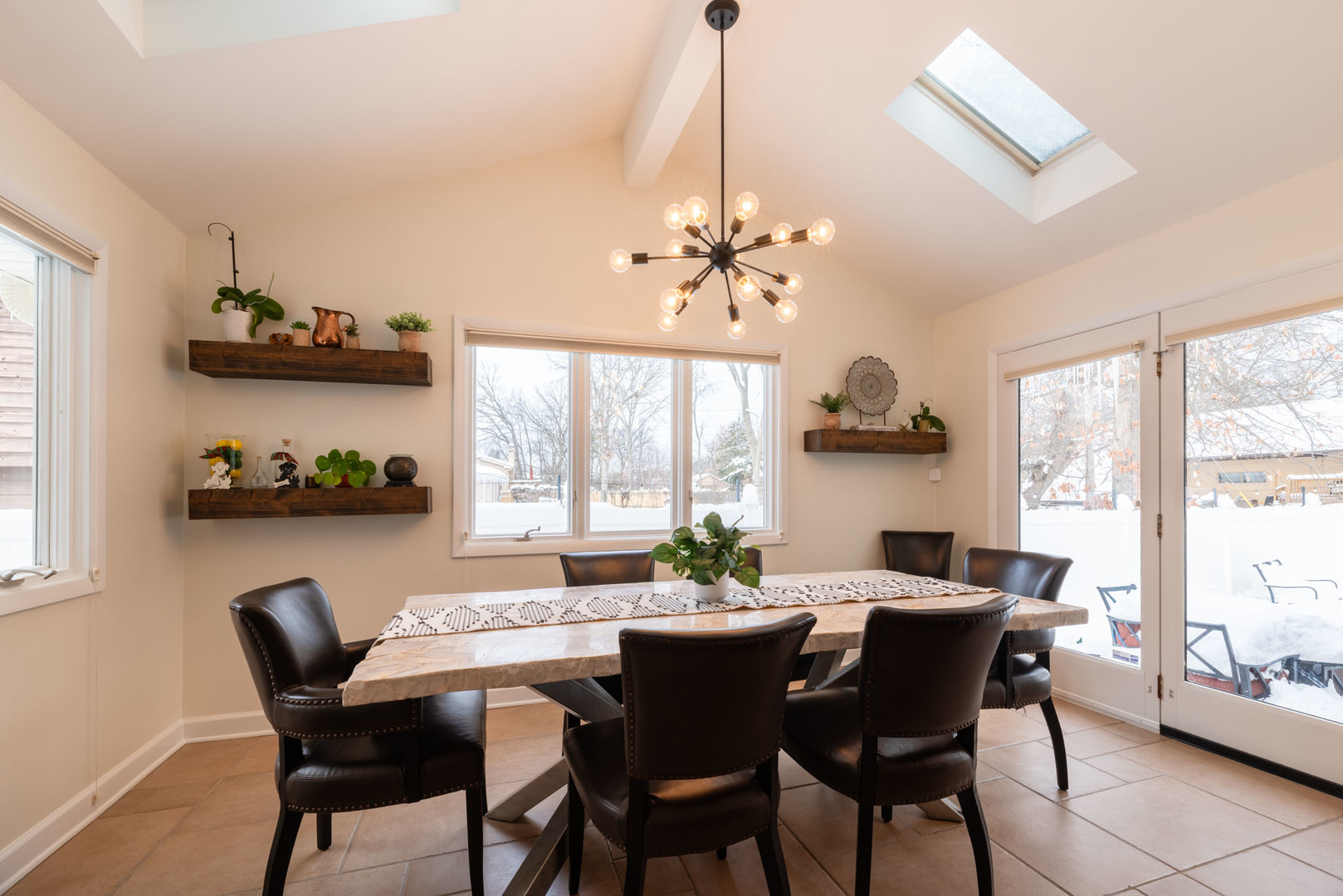 329 Montclare Lane, Wood Dale, IL 60191