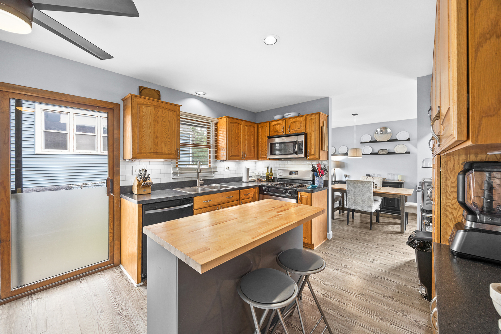 4940 Cornell Avenue, Downers Grove, IL 60515