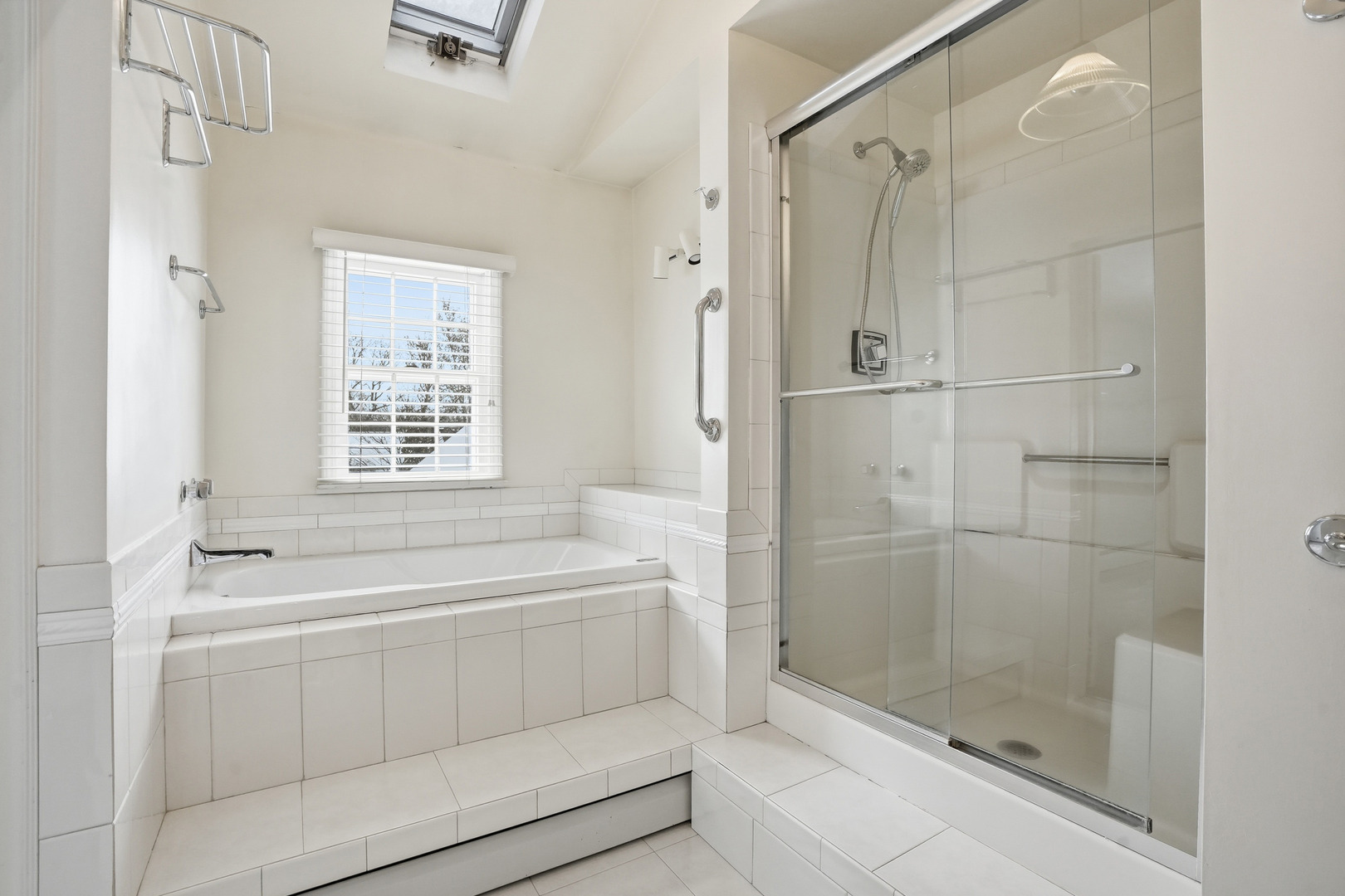 2451 Hawthorne Road, Homewood, IL 60430