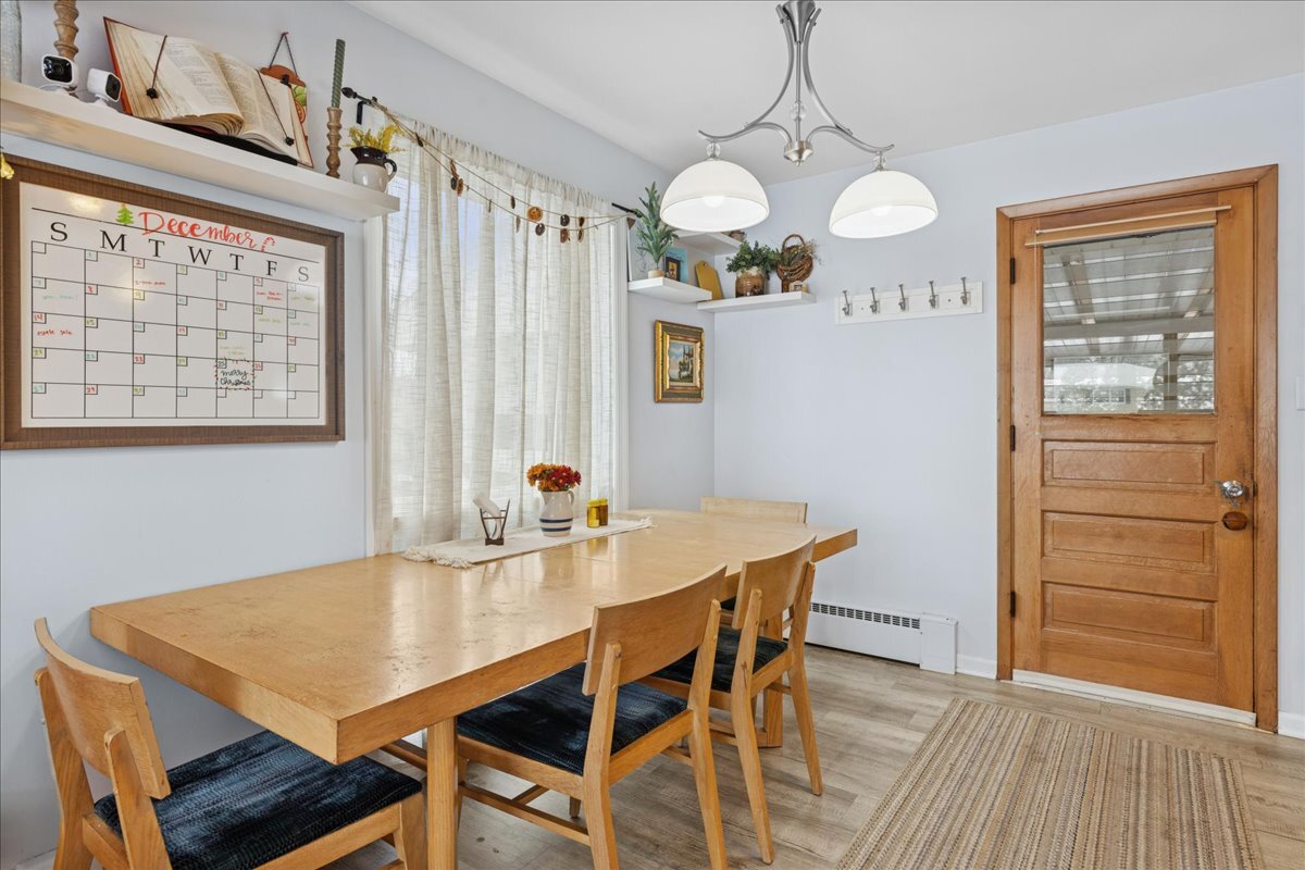 656 Oak Street, Woodstock, IL 60098