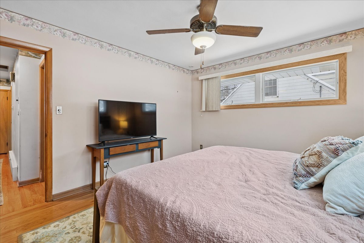 656 Oak Street, Woodstock, IL 60098