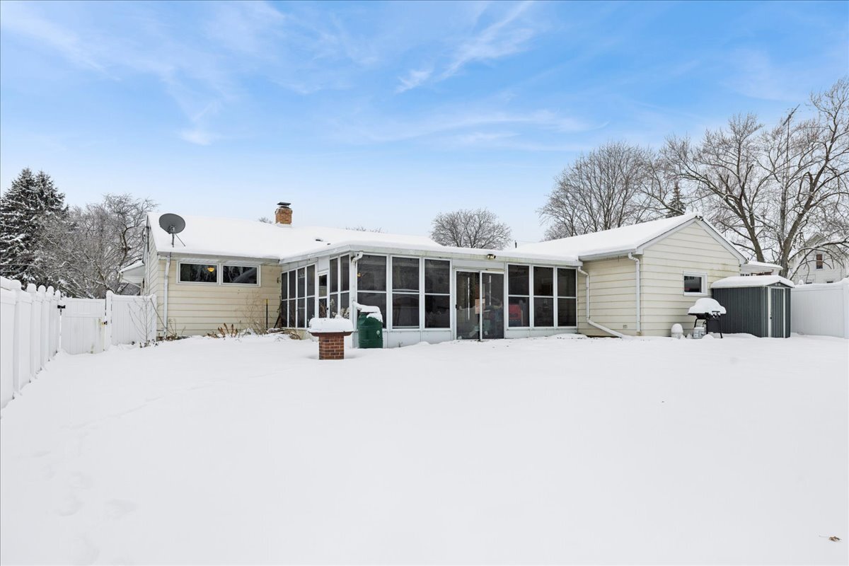 656 Oak Street, Woodstock, IL 60098