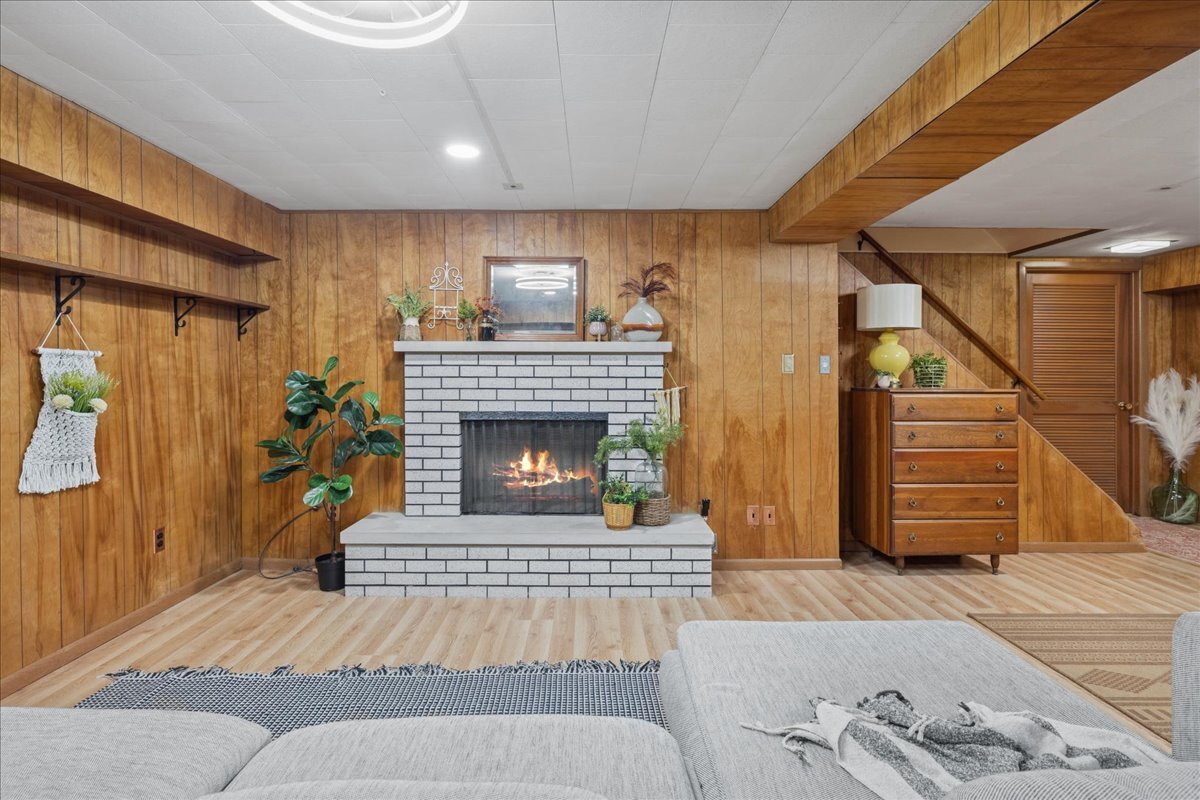 656 Oak Street, Woodstock, IL 60098