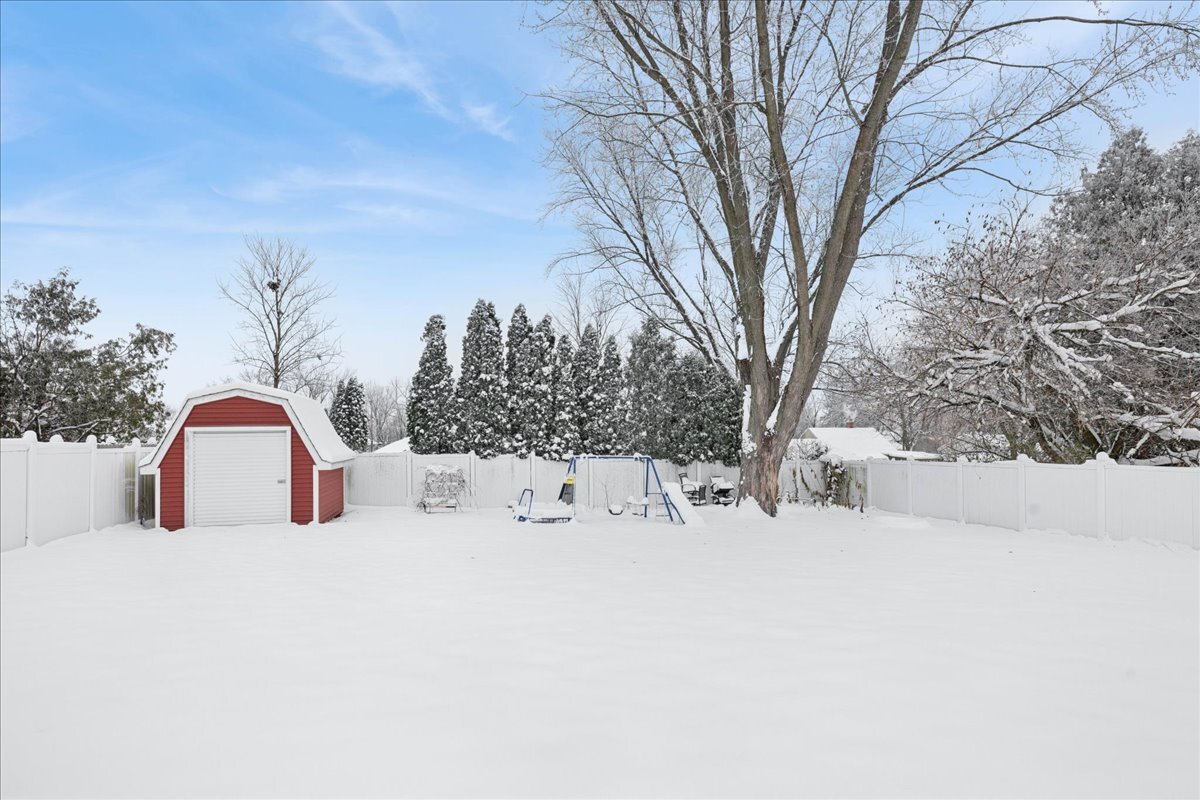 656 Oak Street, Woodstock, IL 60098