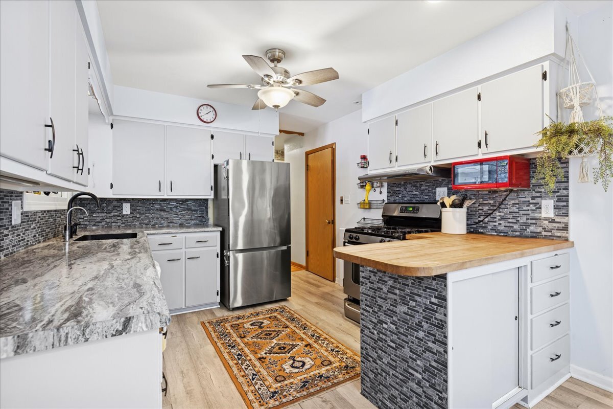 656 Oak Street, Woodstock, IL 60098