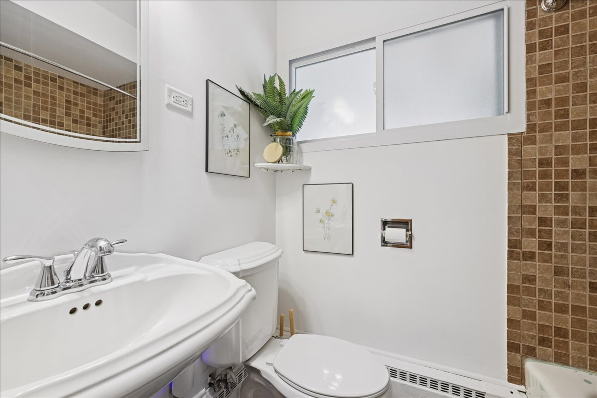 656 Oak Street, Woodstock, IL 60098