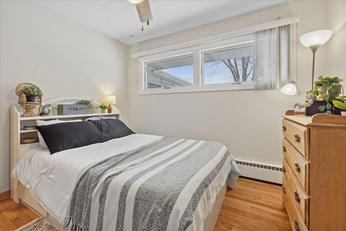 656 Oak Street, Woodstock, IL 60098