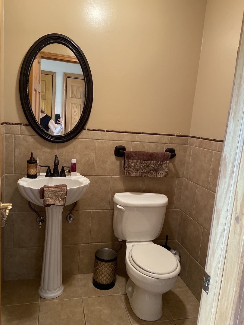 7002 W Carol Avenue, Niles, IL 60714