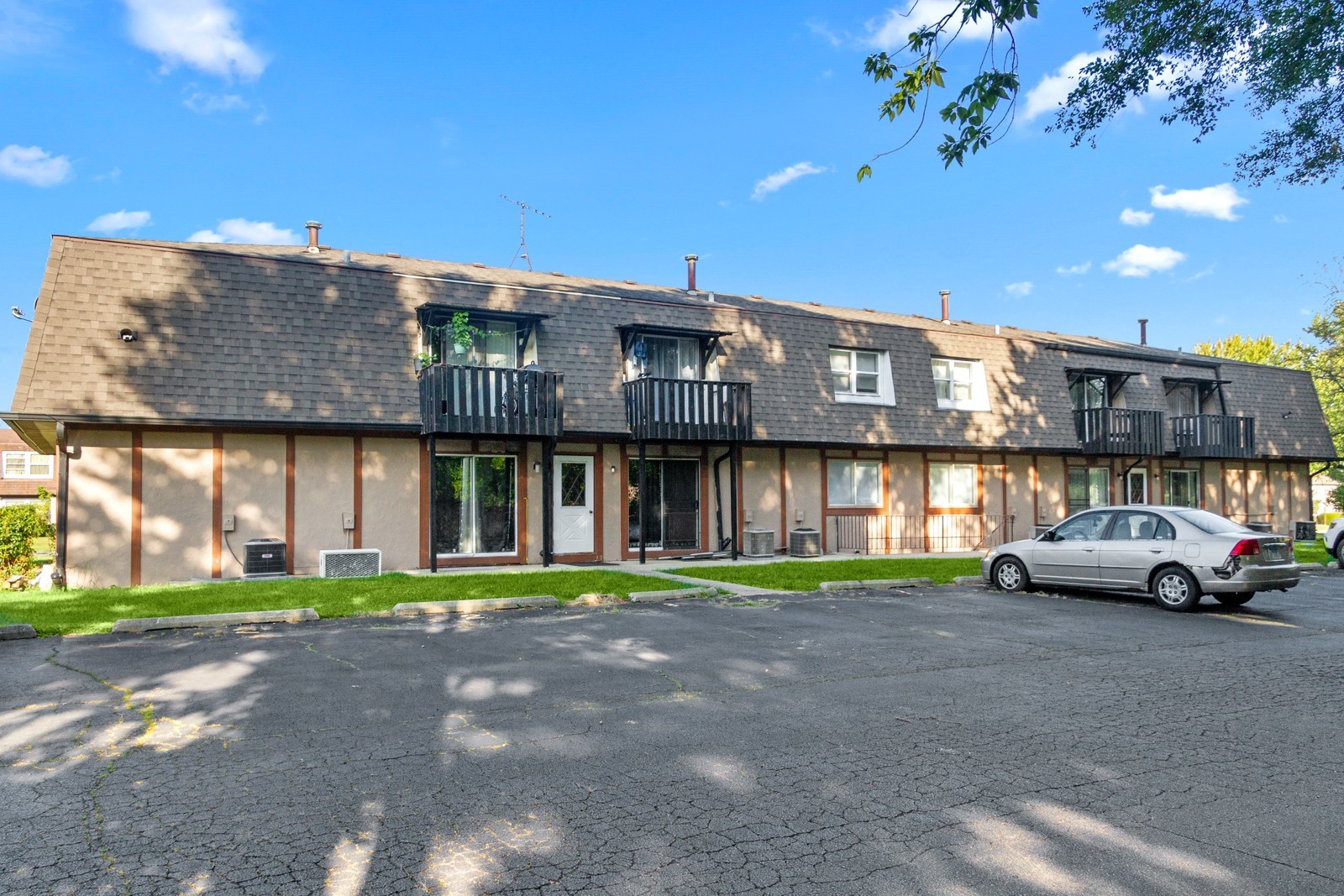 1017 9th Street #7, Harvard, IL 60033