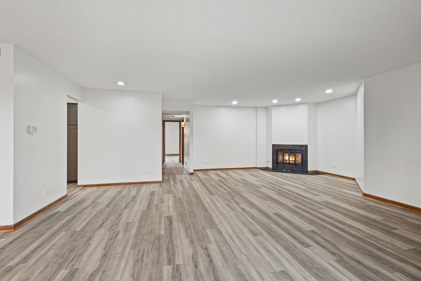 7978 S Garfield Avenue #206, Burr Ridge, IL 60527