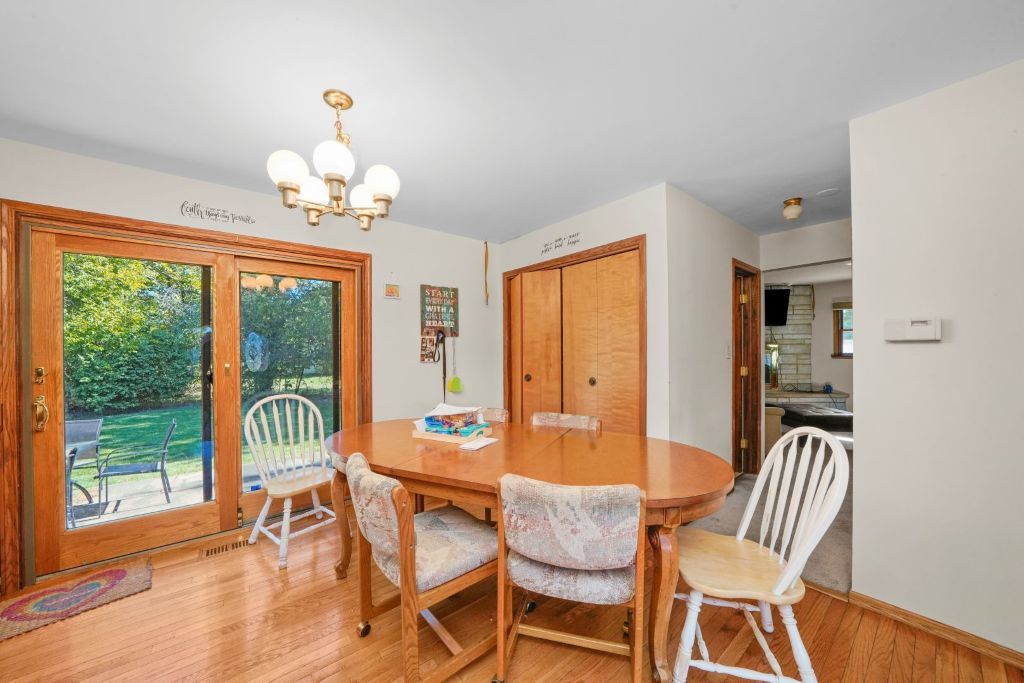 245 Tanglewood Court, Elk Grove Village, IL 60007