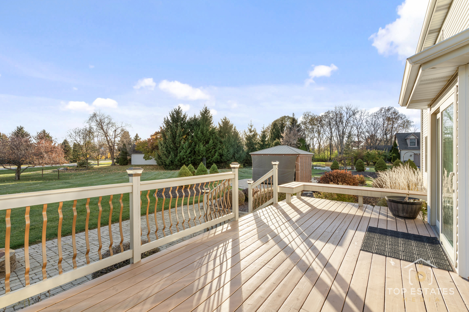 2303 Fox Bluff Lane, Spring Grove, IL 60081