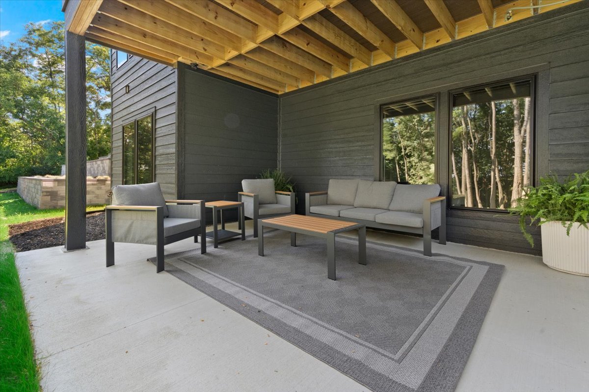 815 N English Settlement Avenue, Burlington, WI 53105