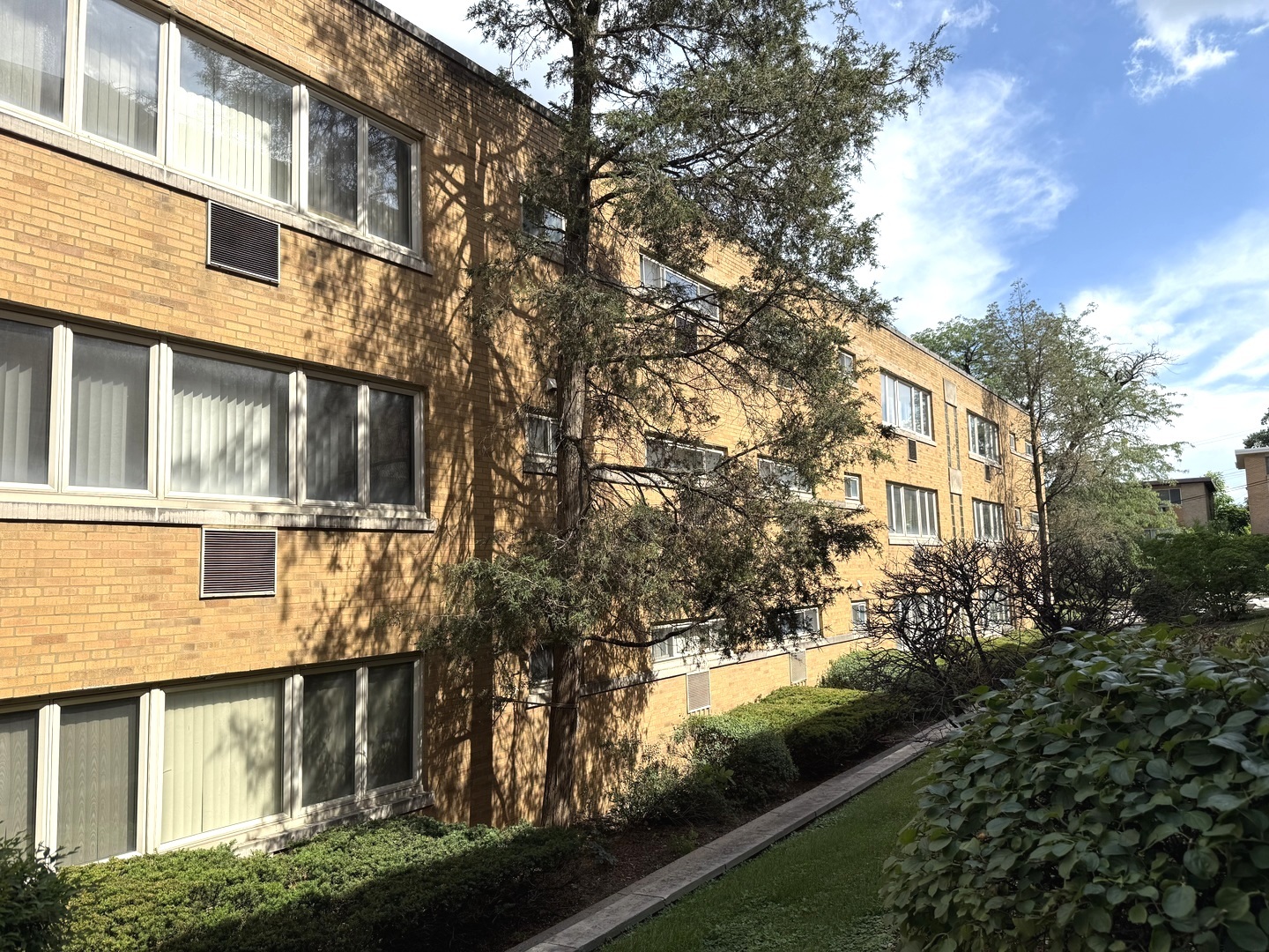 2014 W 111th Street #2N, Chicago, IL 60643