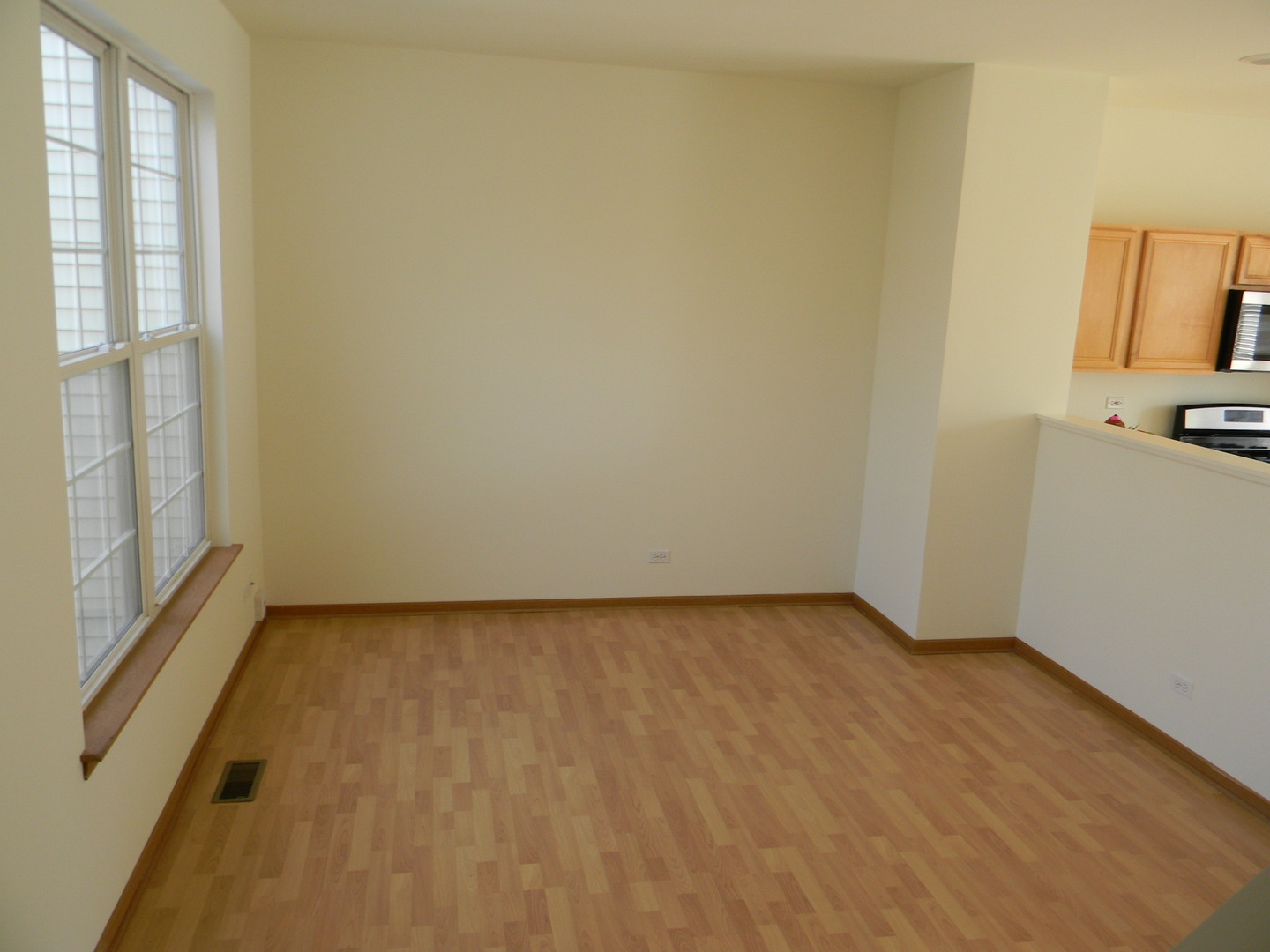 1542 Sauganash Court, Gurnee, IL 60031