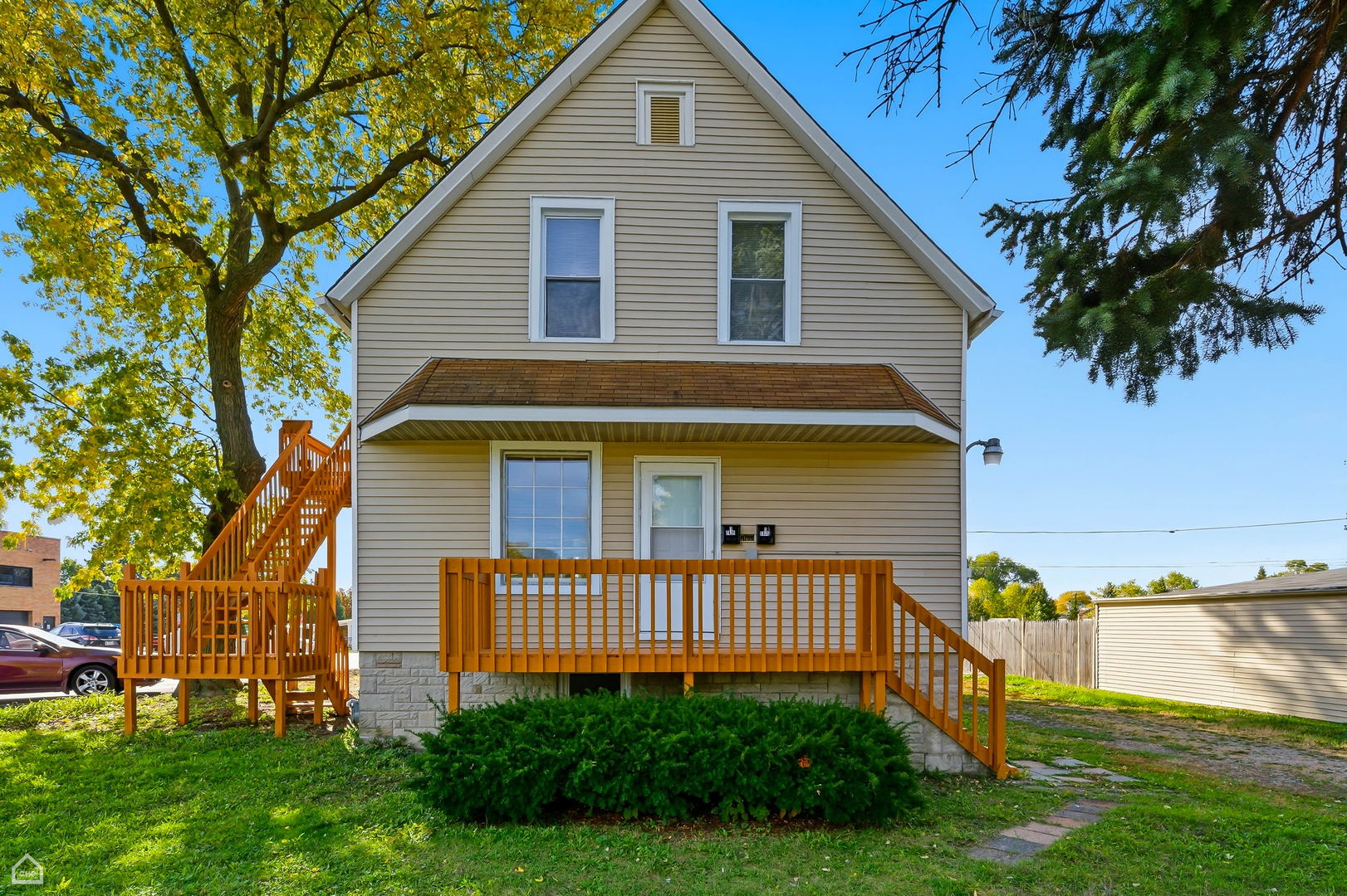 7635 W Foster Avenue #2, Chicago, IL 60656