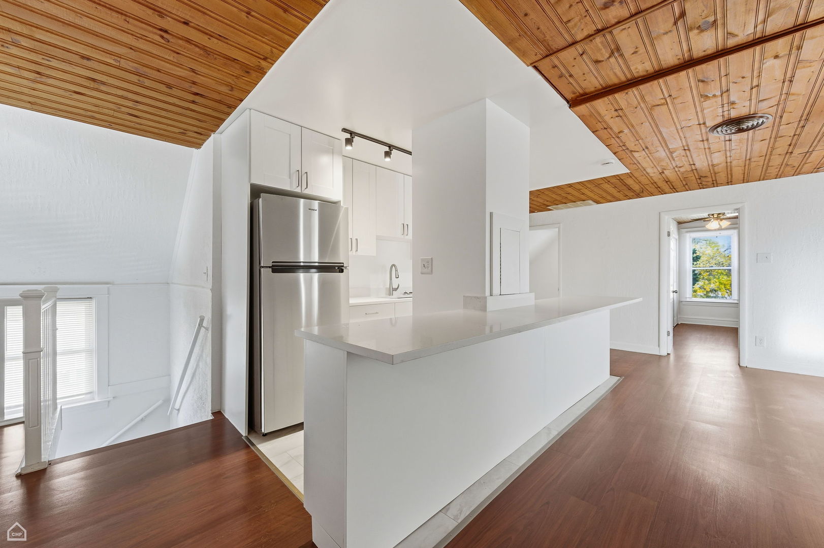 7635 W Foster Avenue #2, Chicago, IL 60656