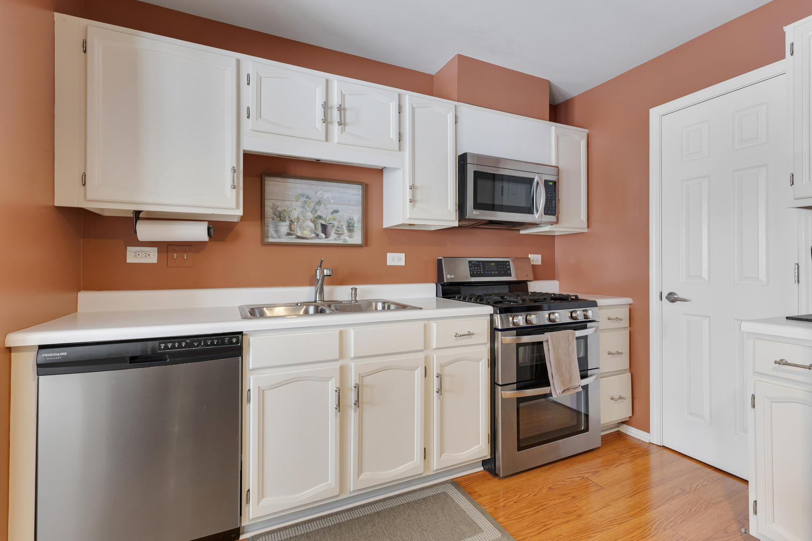 1600 Brittany Court #C2, Wheeling, IL 60090