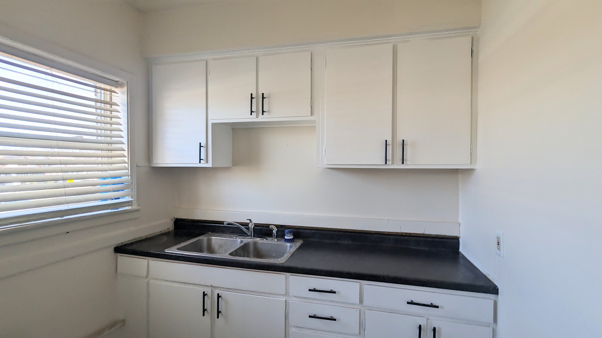 825 W Jefferson Street #2, Joliet, IL 60435