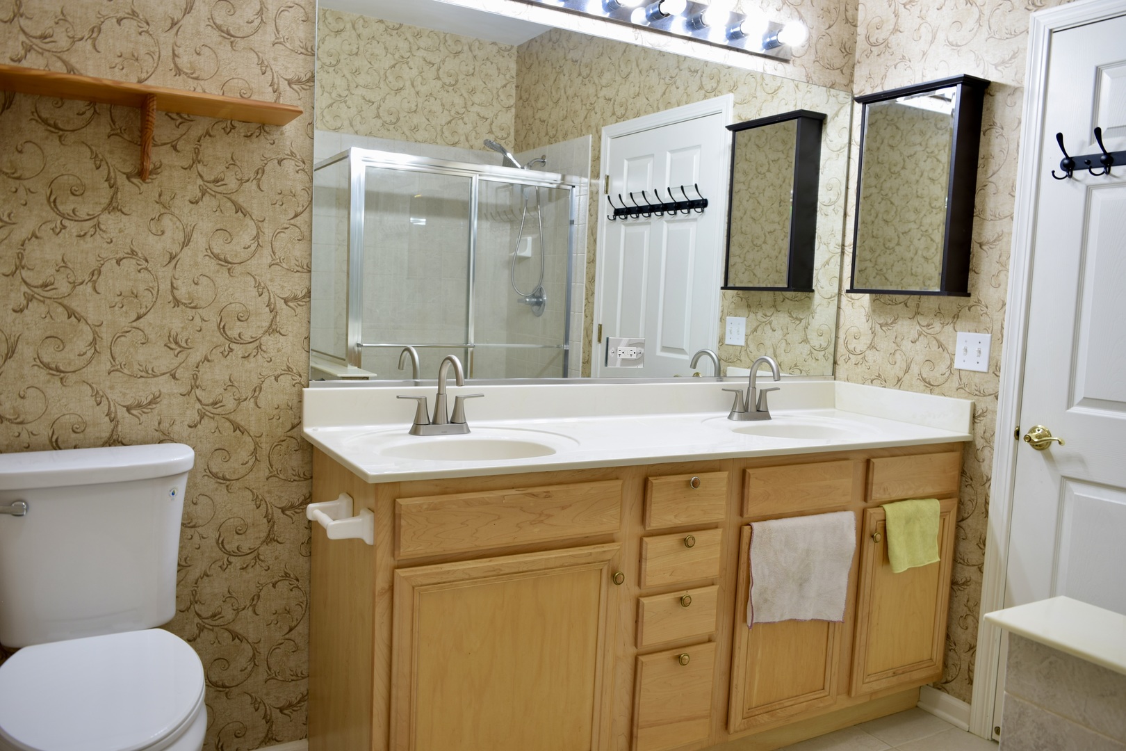 1126 N Oakwood Drive #1126, Fox Lake, IL 60020