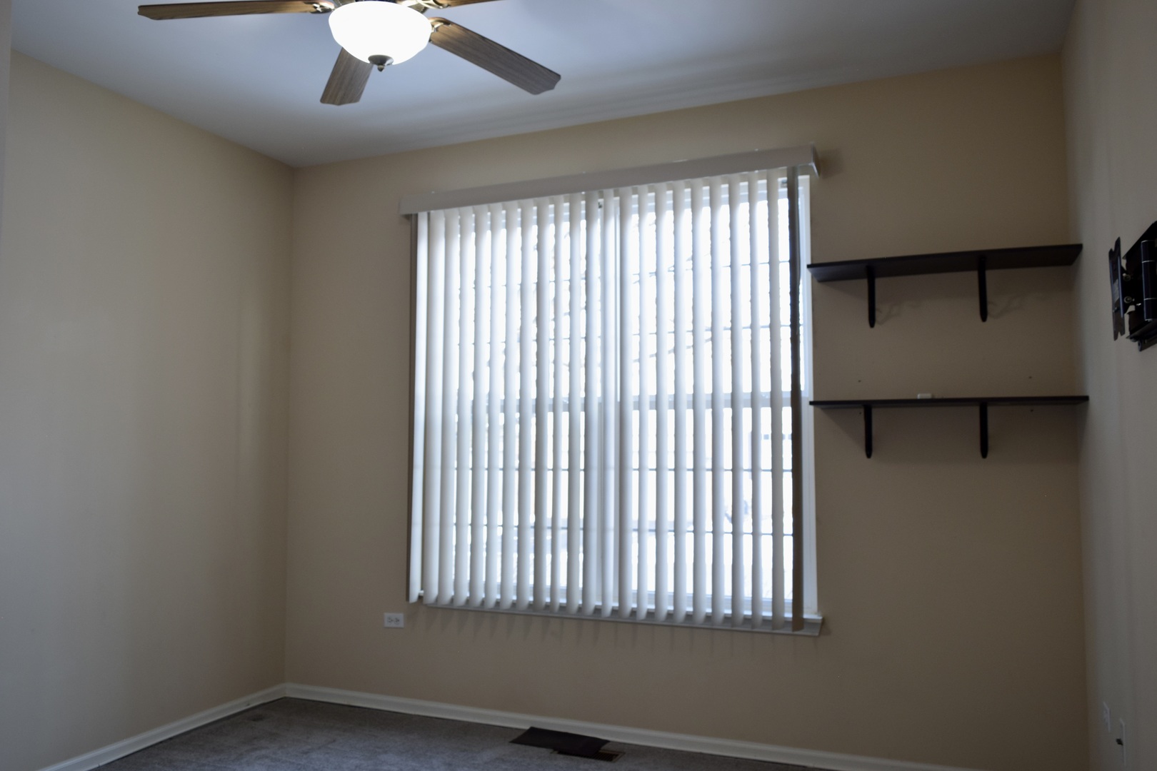 1126 N Oakwood Drive #1126, Fox Lake, IL 60020