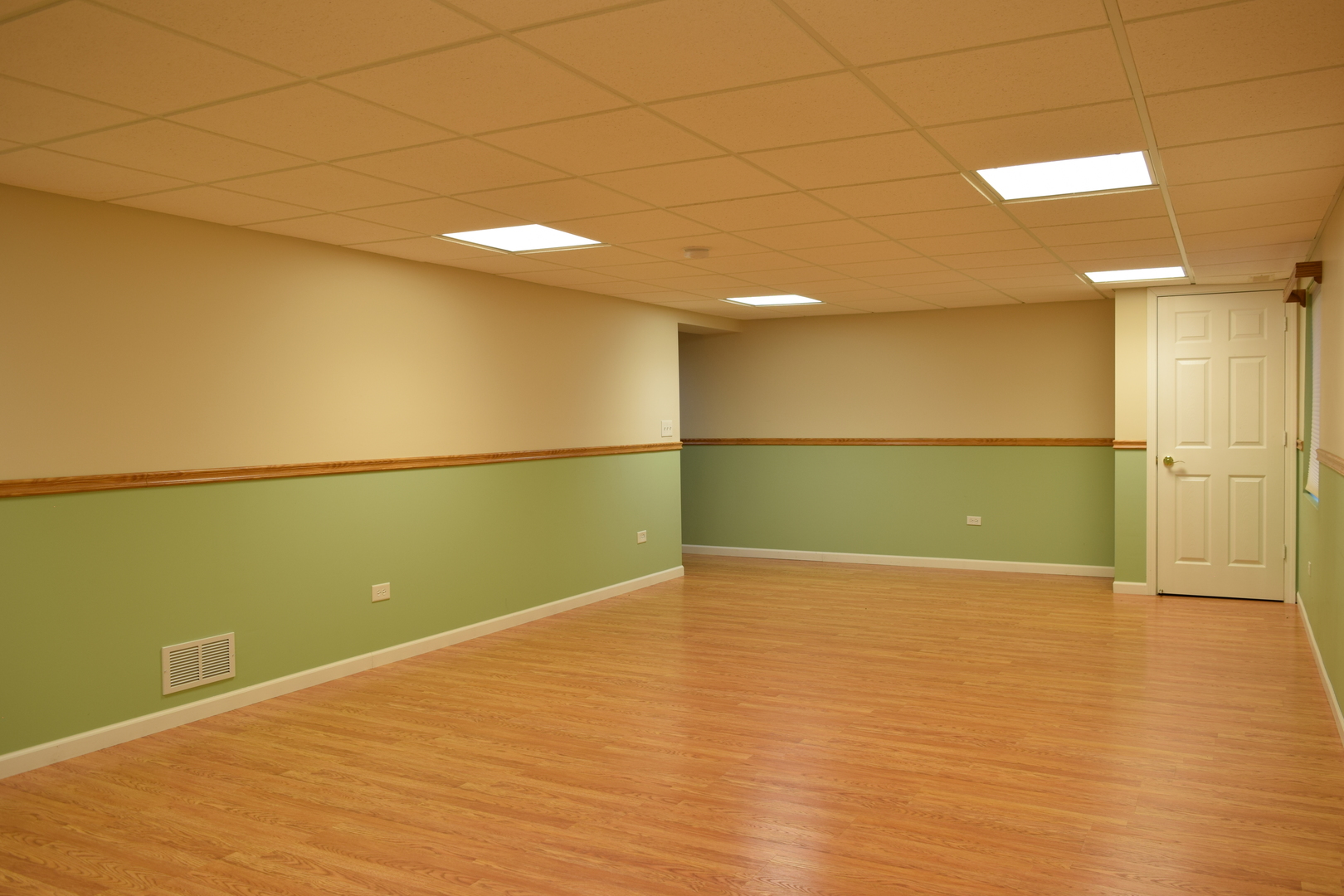 1126 N Oakwood Drive #1126, Fox Lake, IL 60020