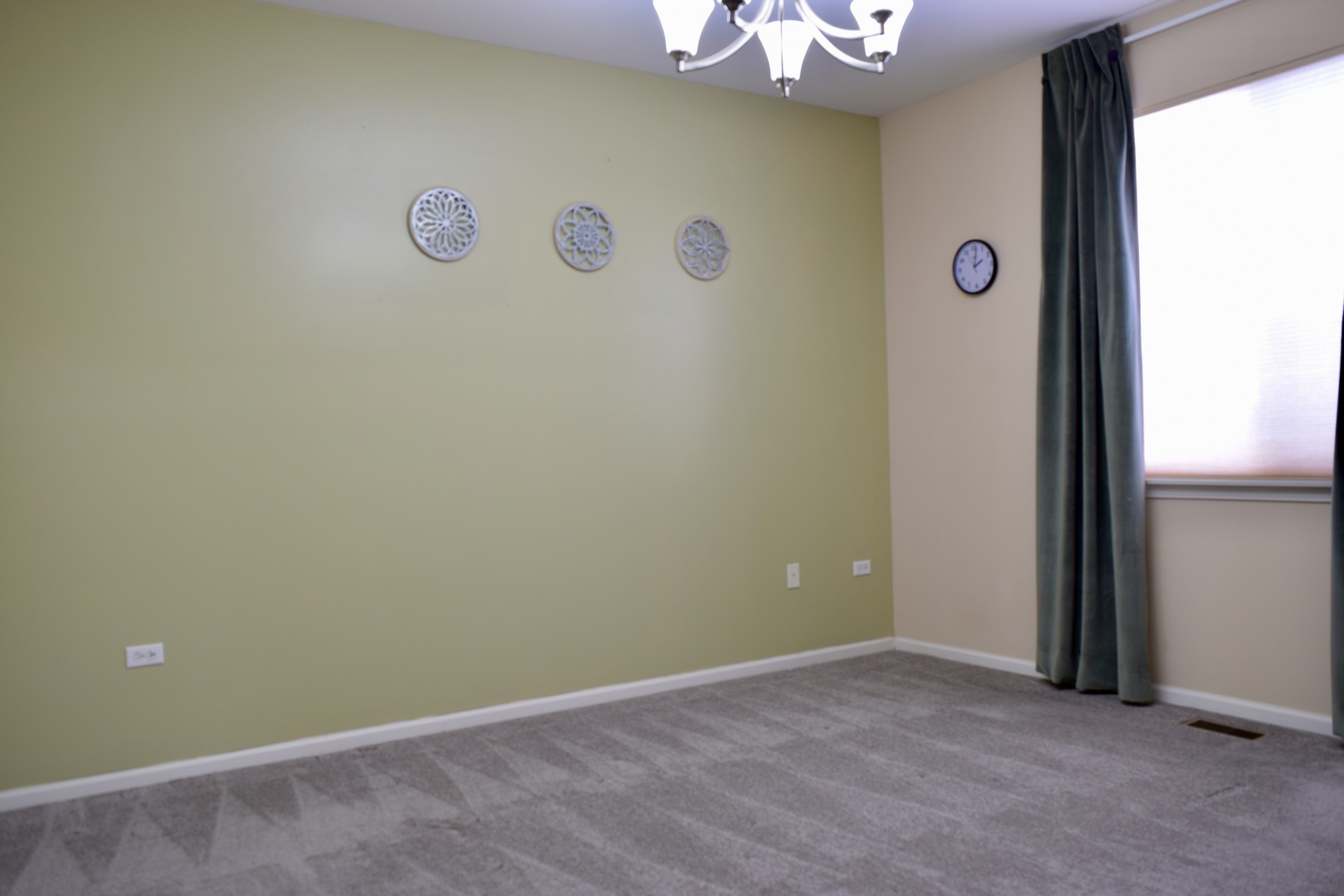 1126 N Oakwood Drive #1126, Fox Lake, IL 60020