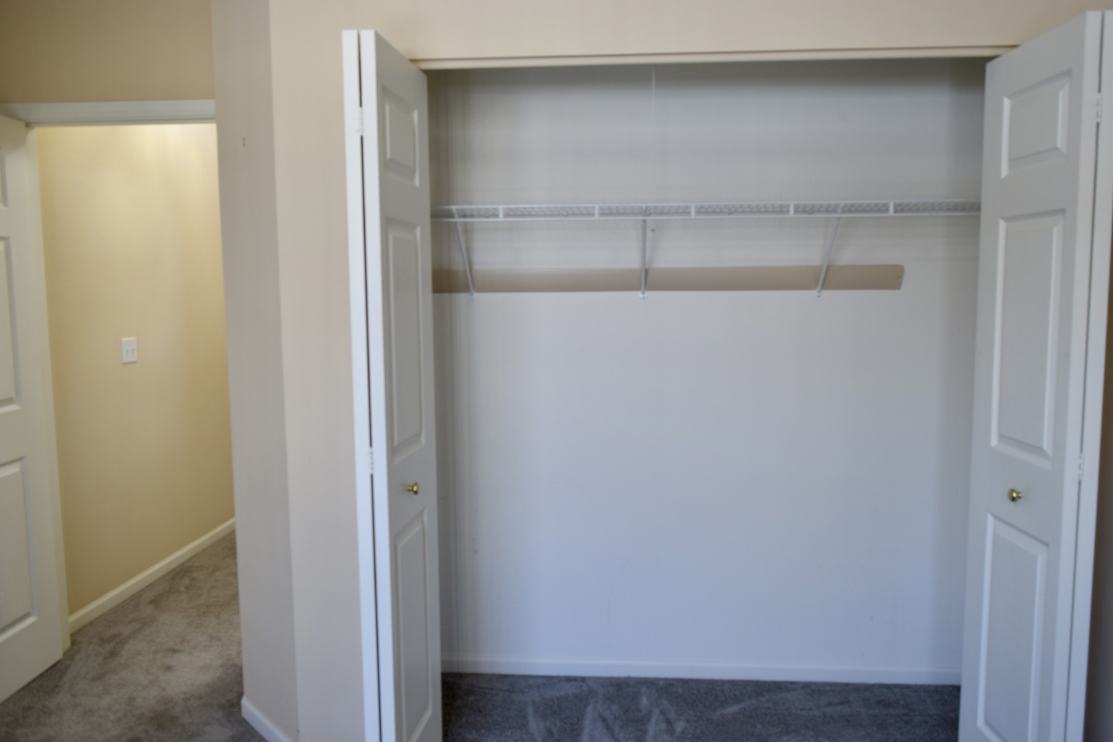 1126 N Oakwood Drive #1126, Fox Lake, IL 60020