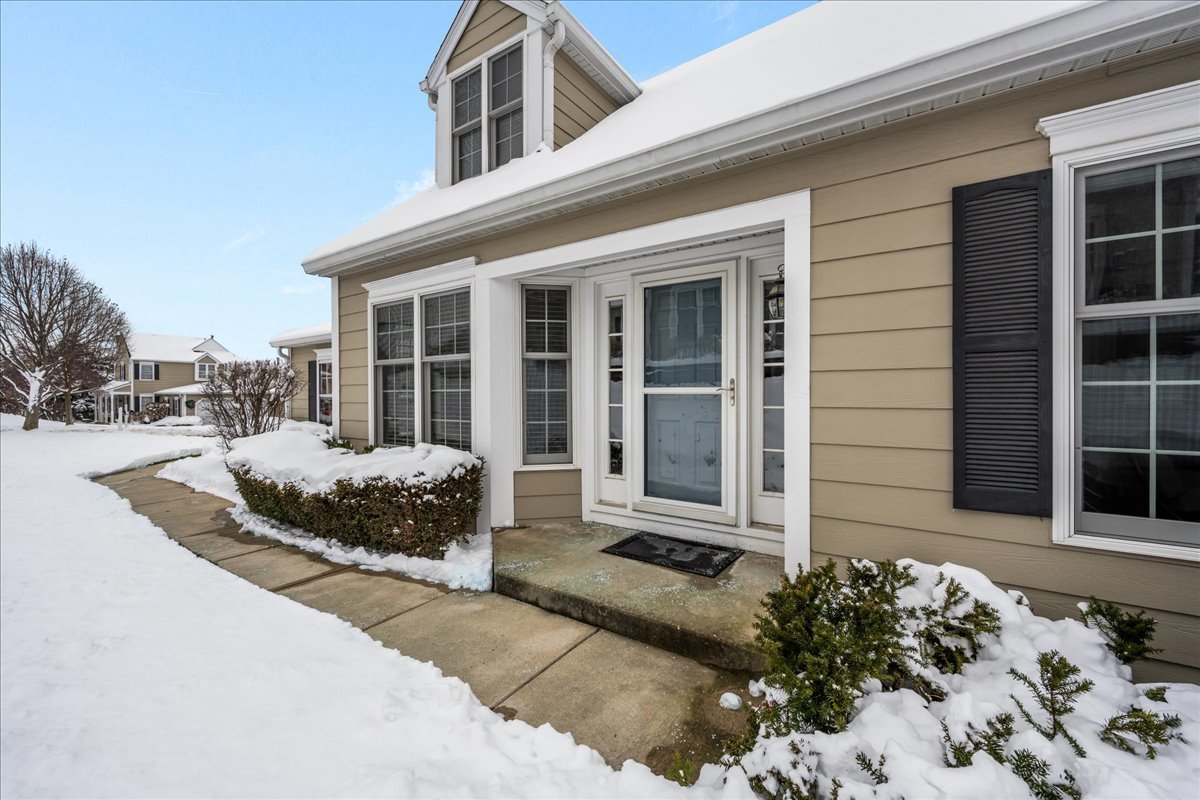 231 Sedgewick Circle, St. Charles, IL 60174