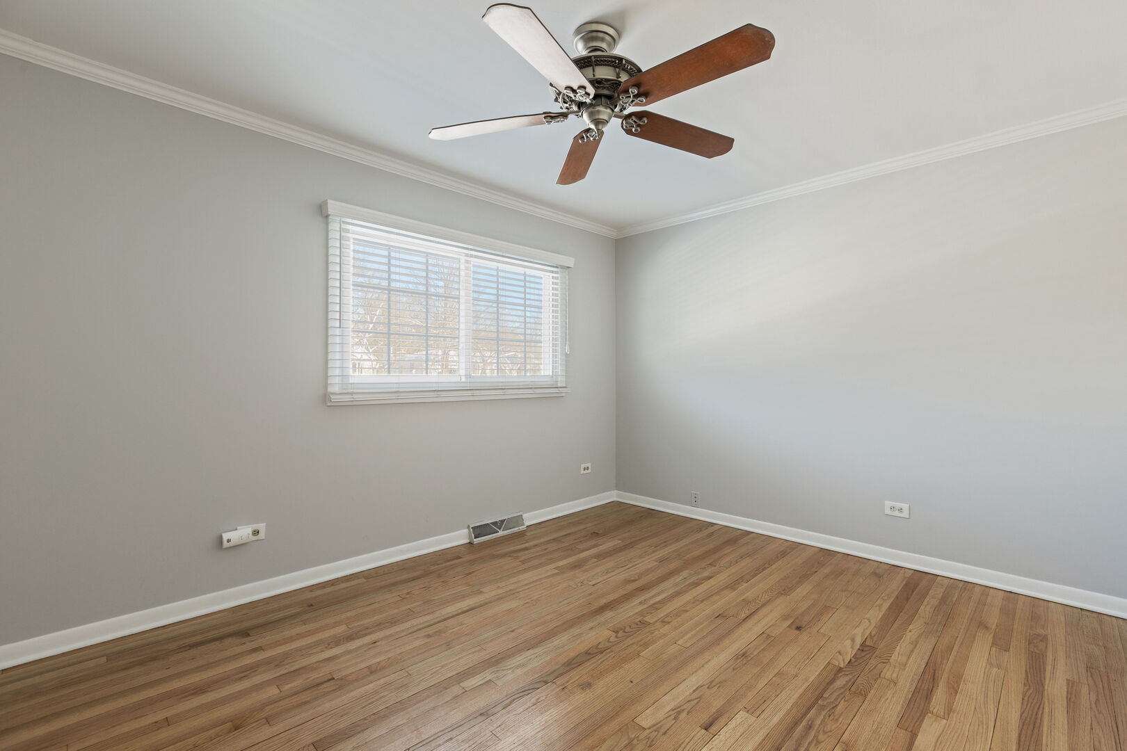 28 E 55th Street, Hinsdale, IL 60521