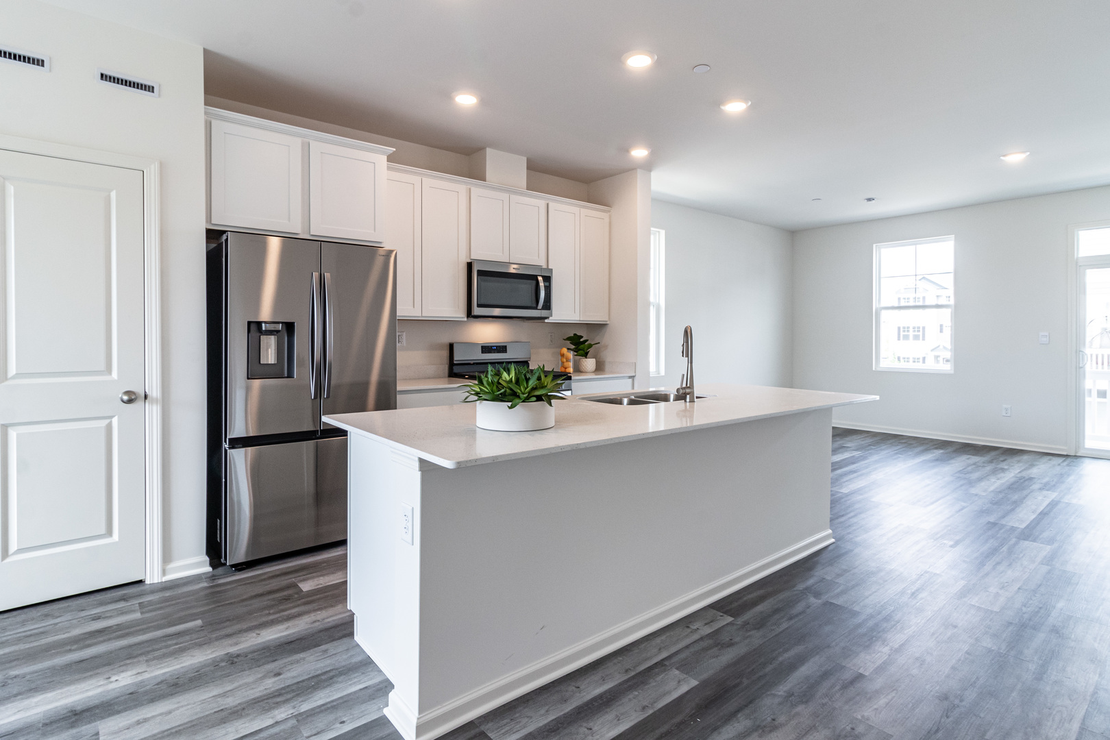 2111 Yellowstone Boulevard #2111, Mundelein, IL 60060