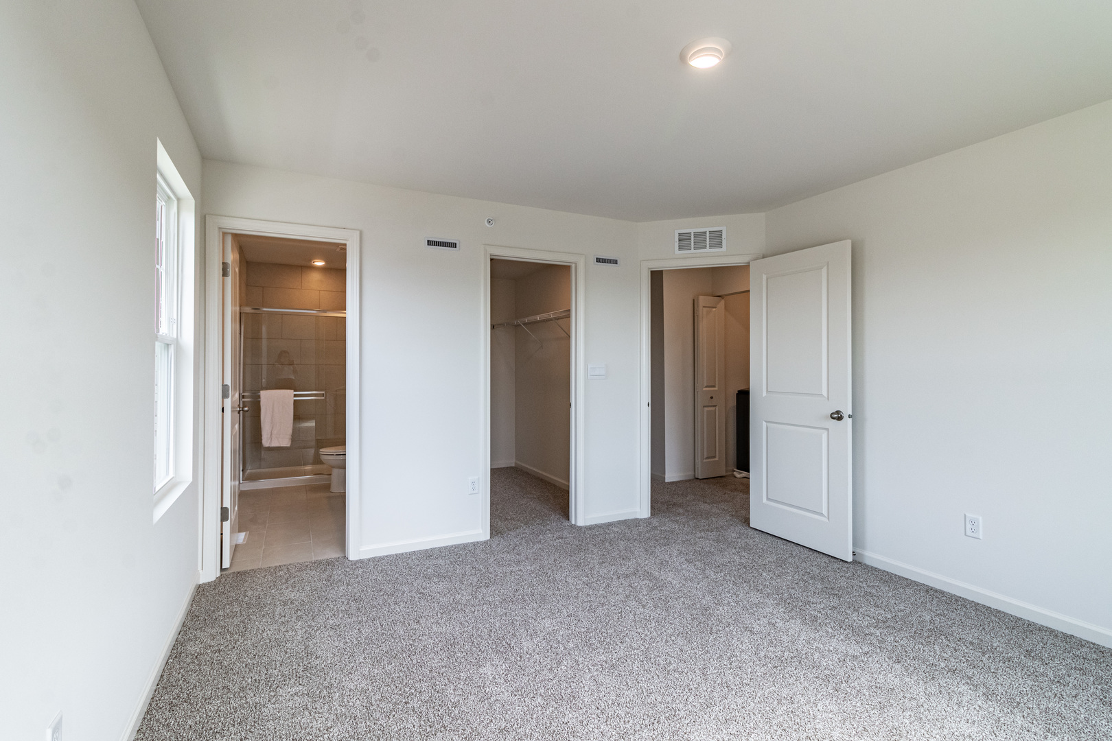 2111 Yellowstone Boulevard #2111, Mundelein, IL 60060