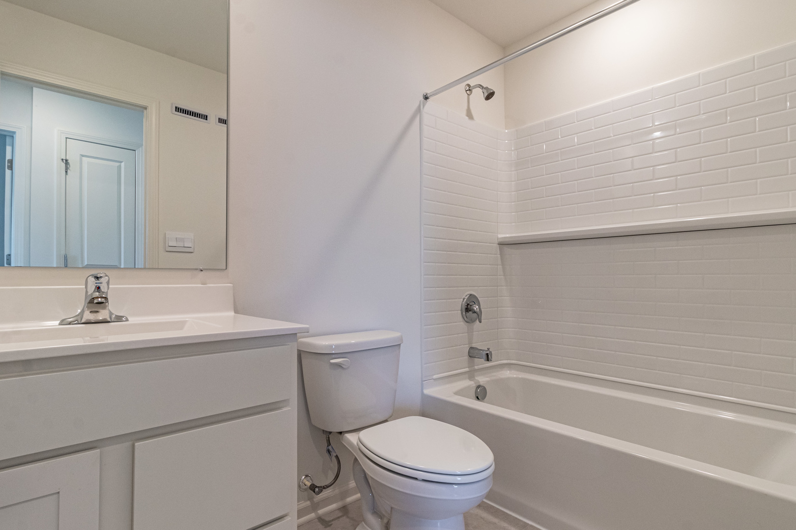 2111 Yellowstone Boulevard #2111, Mundelein, IL 60060