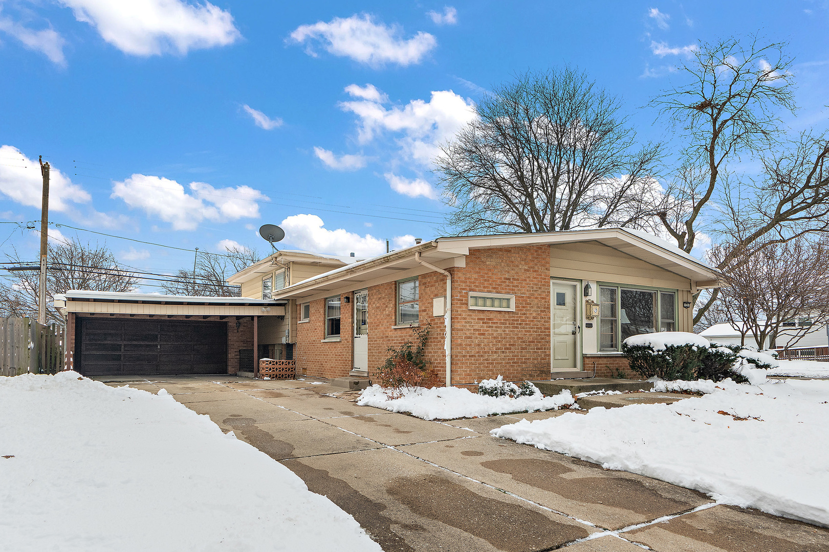 168 W Normandy Drive, Chicago Heights, IL 60411