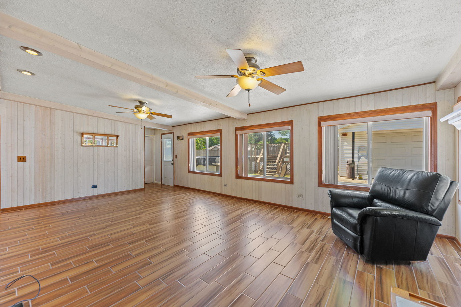 616 S Ahrens Avenue, Lombard, IL 60148