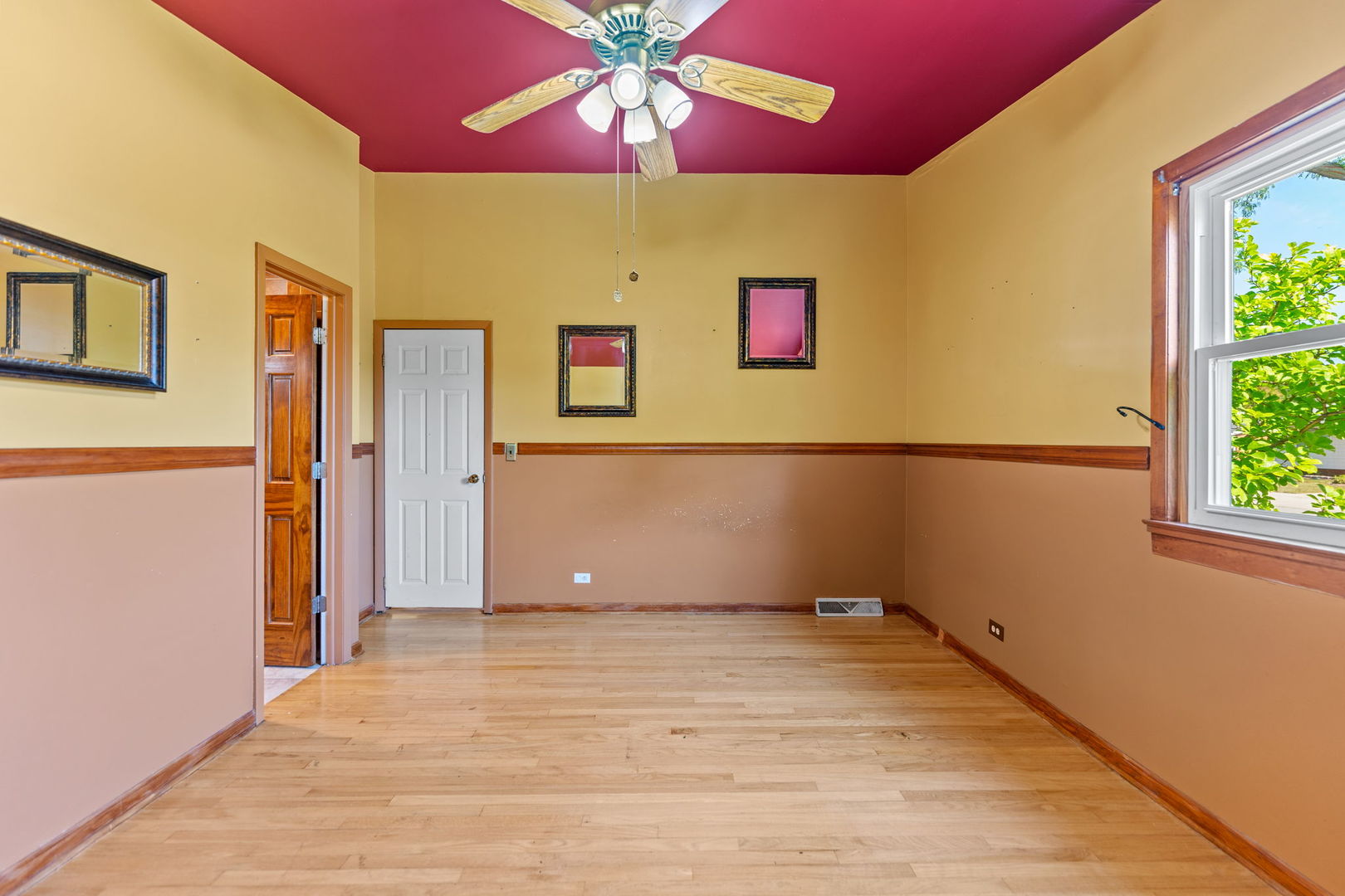 616 S Ahrens Avenue, Lombard, IL 60148