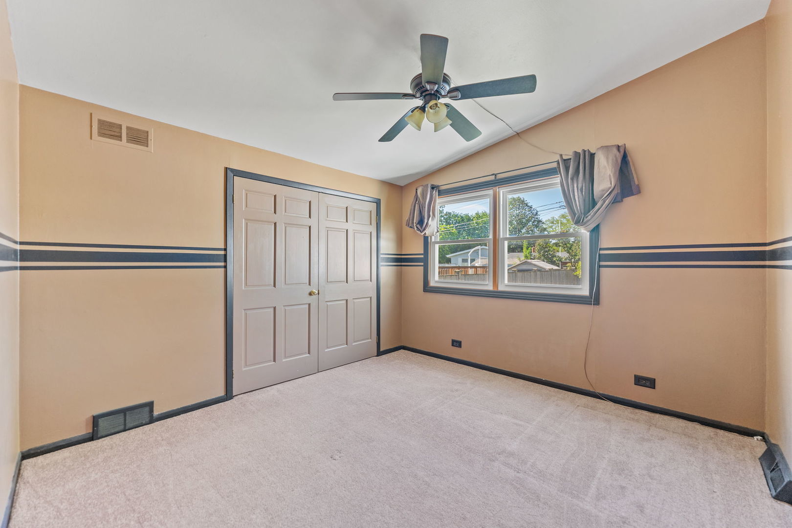 616 S Ahrens Avenue, Lombard, IL 60148