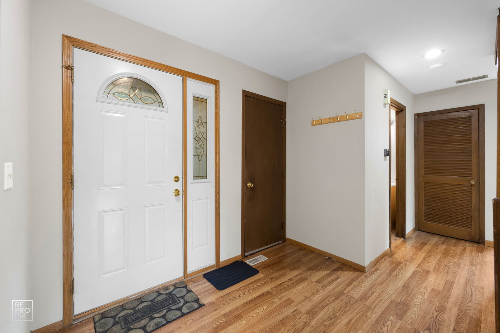 1091 COLONY LAKE Drive, Schaumburg, IL 60194