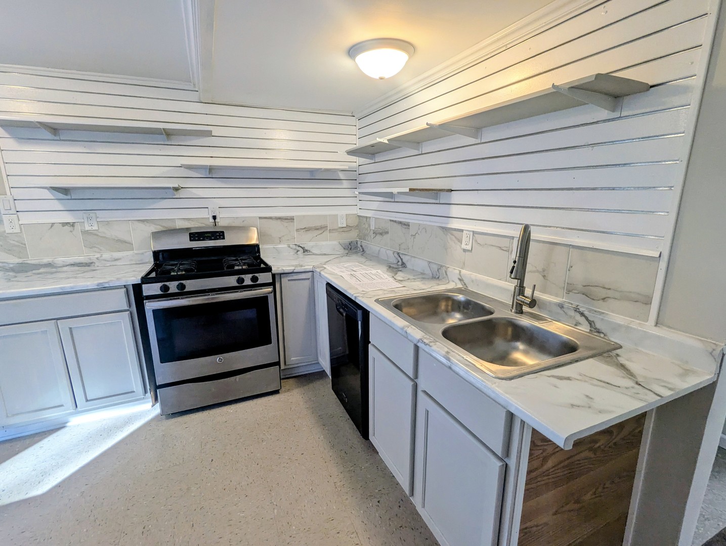 9001 W 133rd Avenue #30, Cedar Lake, IN 46303