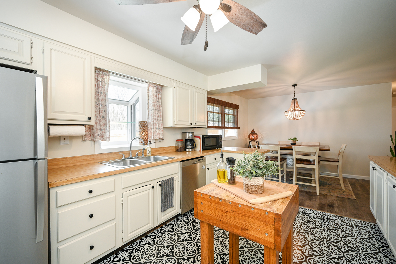 23712 W Main Street, Plainfield, IL 60544