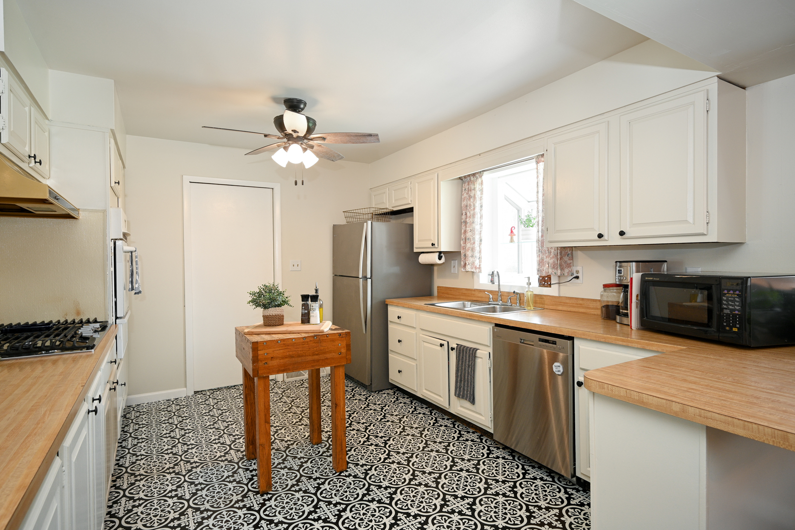 23712 W Main Street, Plainfield, IL 60544