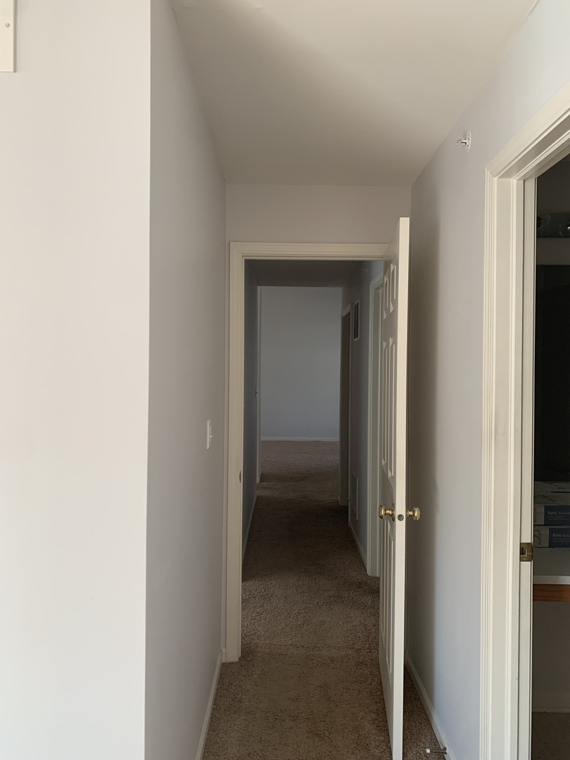 876 Stuarts Drive, St. Charles, IL 60174