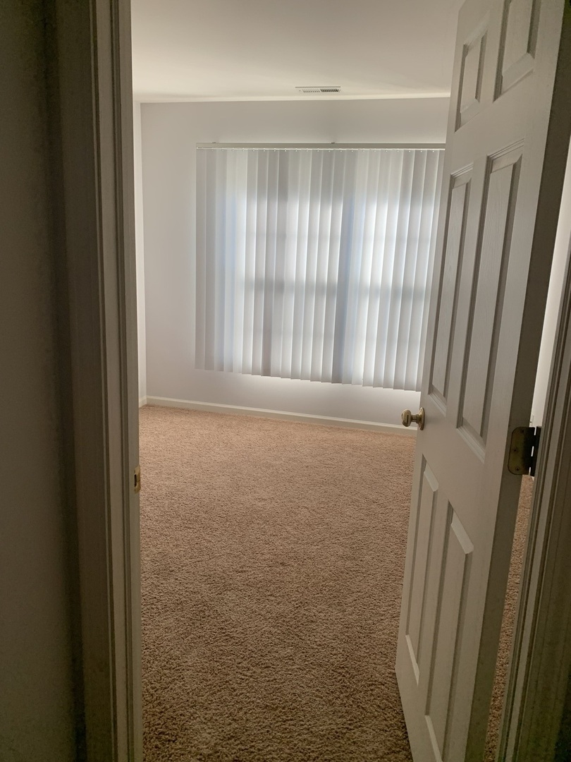 876 Stuarts Drive, St. Charles, IL 60174