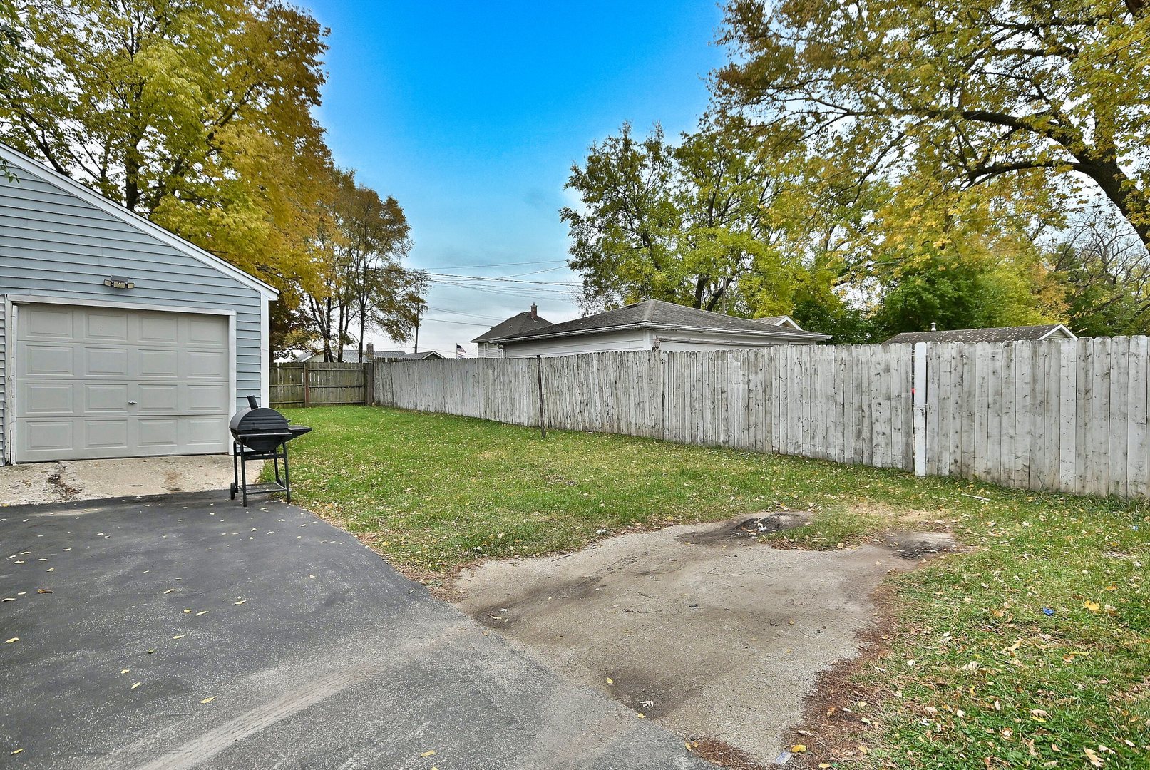 528 Woodlawn Avenue, Aurora, IL 60506