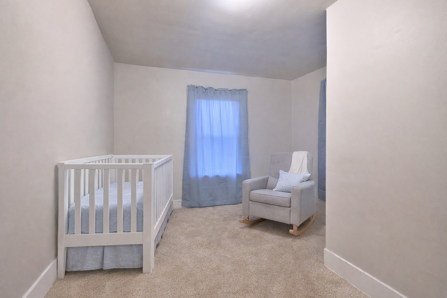 528 Woodlawn Avenue, Aurora, IL 60506