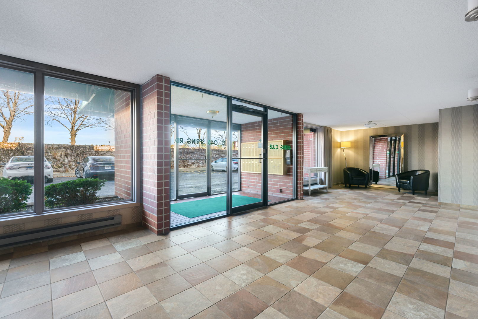 1S045 Spring Road #1D, Oakbrook Terrace, IL 60181