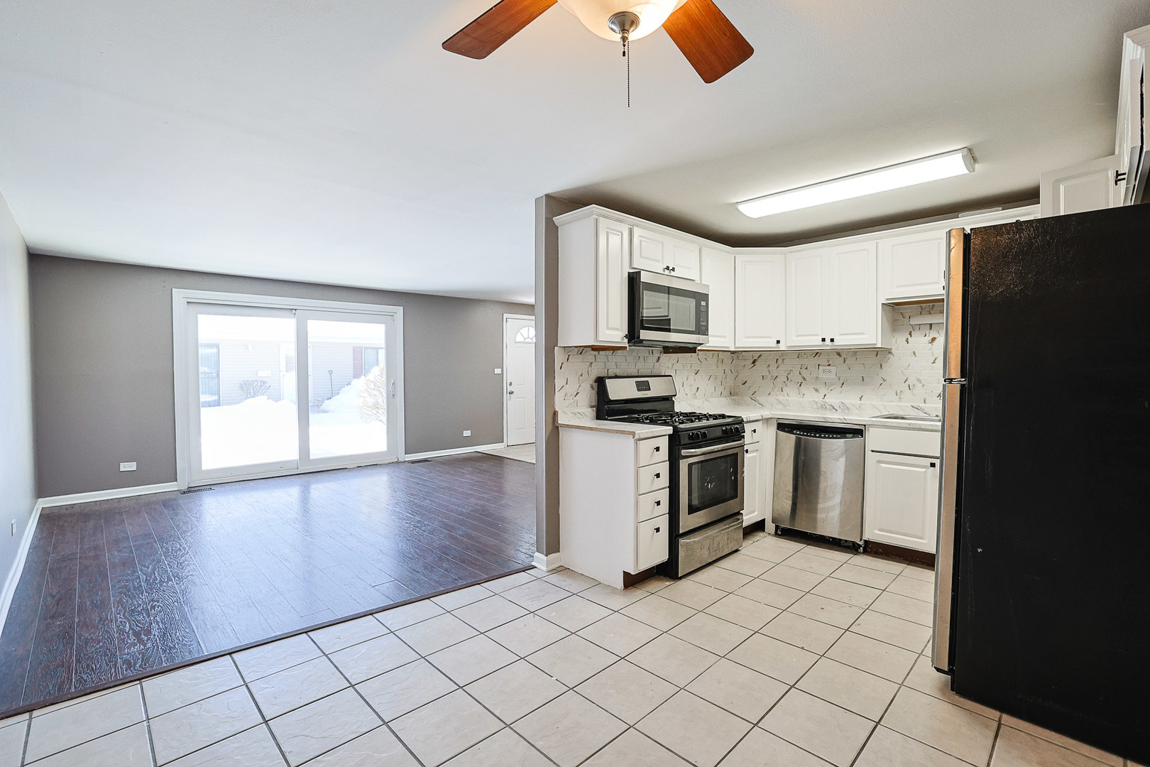 1304 Yarmouth Court #1304, Schaumburg, IL 60193