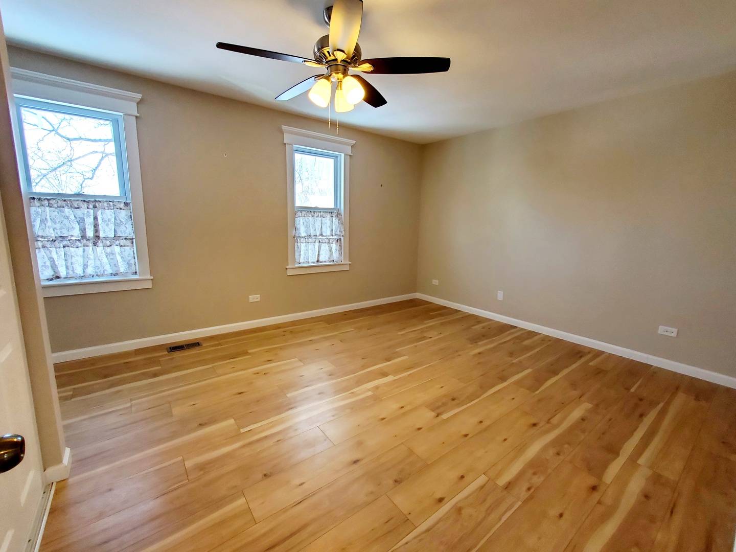 1422 N Driftwood Avenue, Palatine, IL 60067